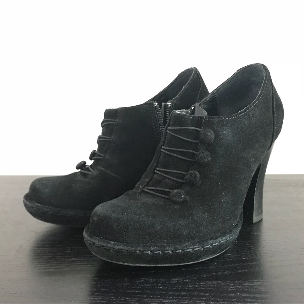 LIKE NEW Born Crowne Booties
